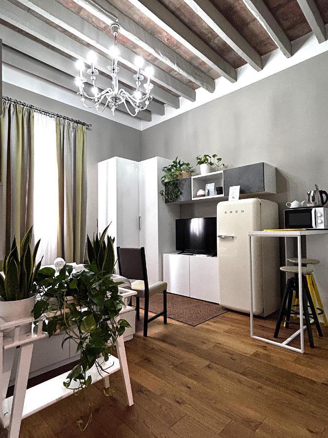 Room114 - Studio Apartment Near The Center Флоренция Екстериор снимка